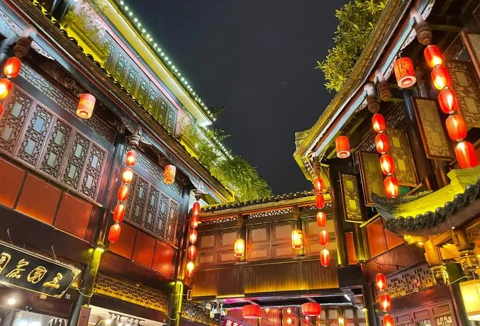 成都著名的旅游景点——锦里古街