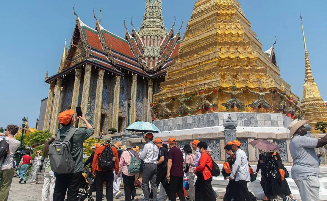 大量泰国游客涌入西安,打着旅游的幌子,不逛兵马俑,不吃肉夹馍,为什么?