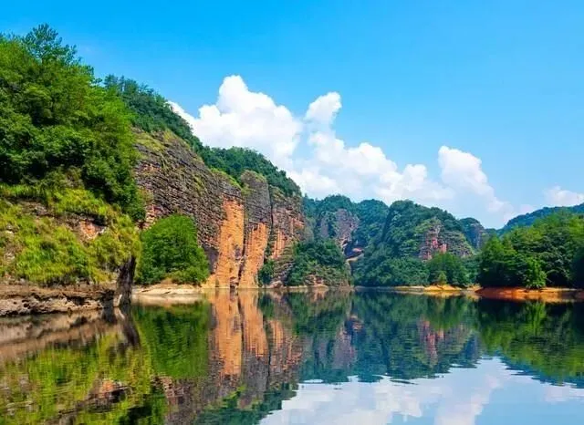 大批老人涌入三明,打旅游名义,不逛大金湖不游玉华洞,要干嘛?