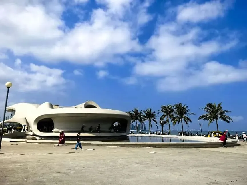 戏说旅游--海口云洞图书馆