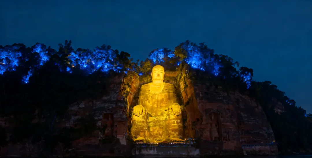 大量俄罗斯人突然涌入四川乐山,打着旅游的幌子,不逛乐山大佛不爬峨眉山,背后的真相让人惊掉下巴!
