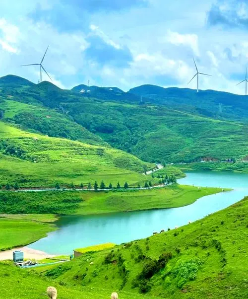 六盘水著名的旅游景点——乌蒙大草原