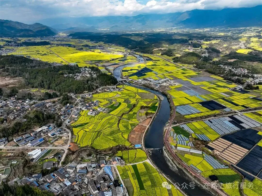原来这才是旅行的意义:不赶行程、不追景点,在这里发呆、泡汤、逛古镇,越住越舒心,它的特别在于让脚步慢下来,让心找到真正的路