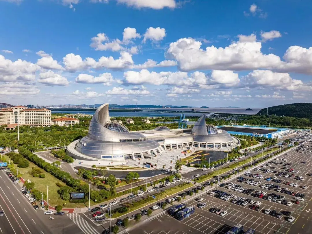 浙江宁波旅游攻略:风从海上来,梦回明州城 .在天一阁读书,在东钱湖做梦.一口汤圆甜,一筷海鲜鲜 .你的周末,够“宁波”吗?