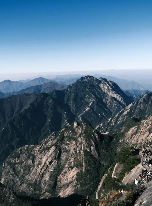 不止是旅游名城,黄山未来比滁州保定张家界更有产业实力
