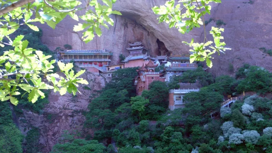 摩崖石窟景区:古建檐上的吉祥符号