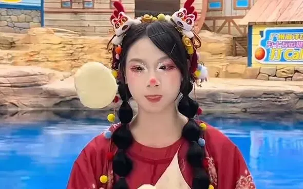 找不到工作的大学生,快去景区干NPC吧!