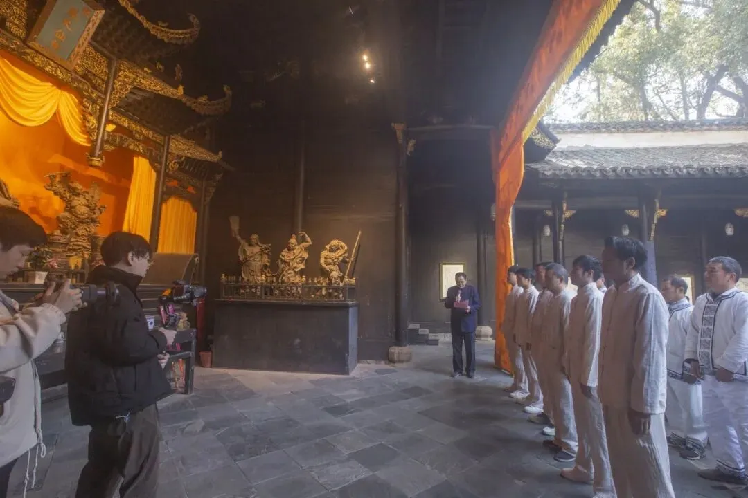 非遗活态传承:古窑景区祭祀窑神 点燃窑火