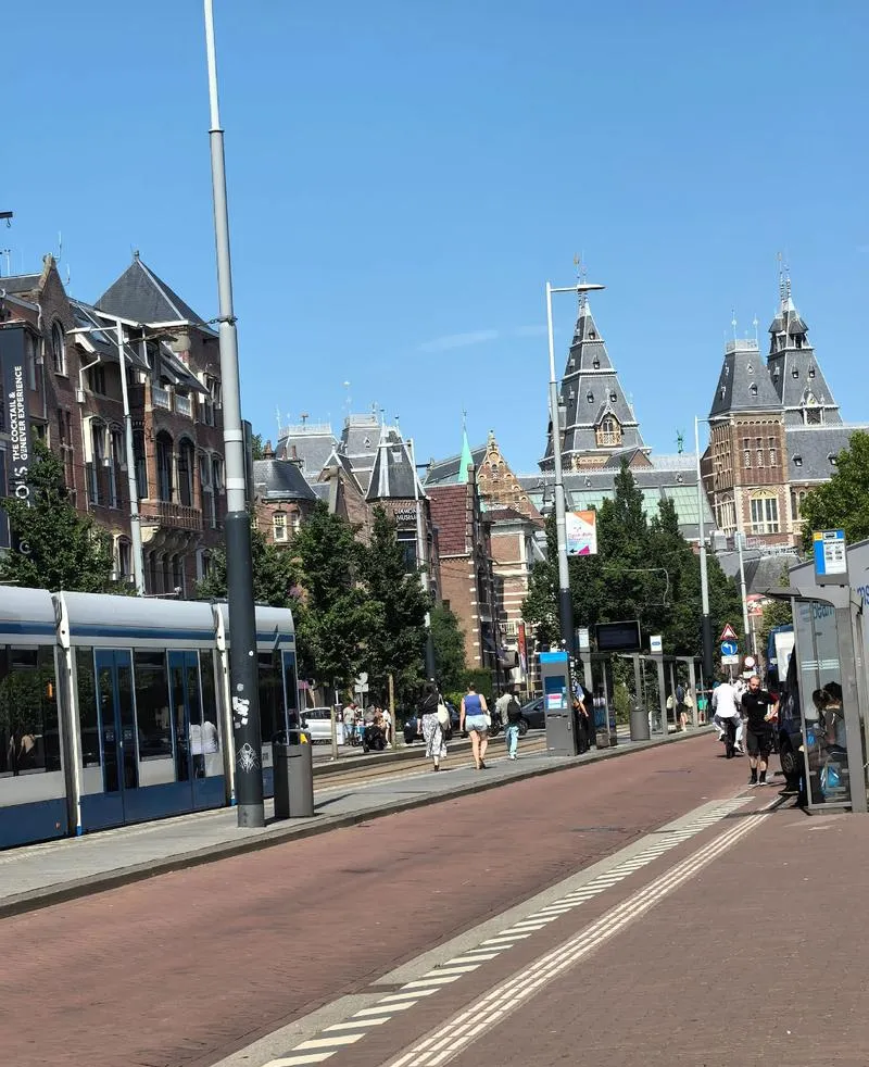 大量荷兰游客涌入绵阳,打着旅游的幌子,不逛富乐山,不吃梓潼酥饼,为什么?