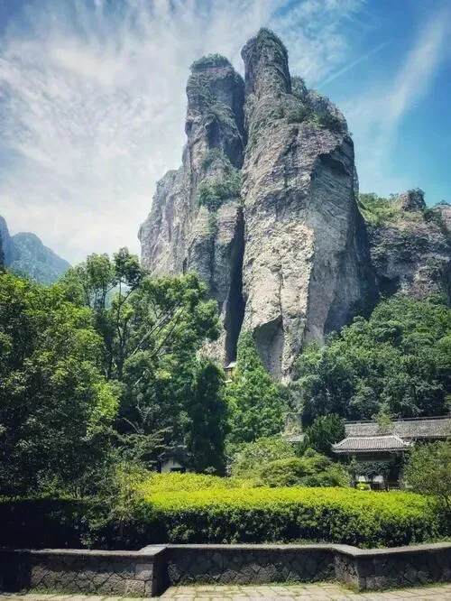 再优旅游攻略 先游温州雁荡山而后去湖南张家界,如反之效果反差巨大