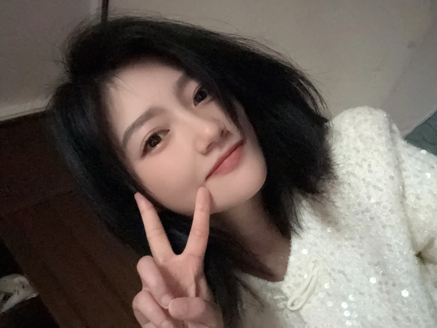 建议女生都来卖红酒