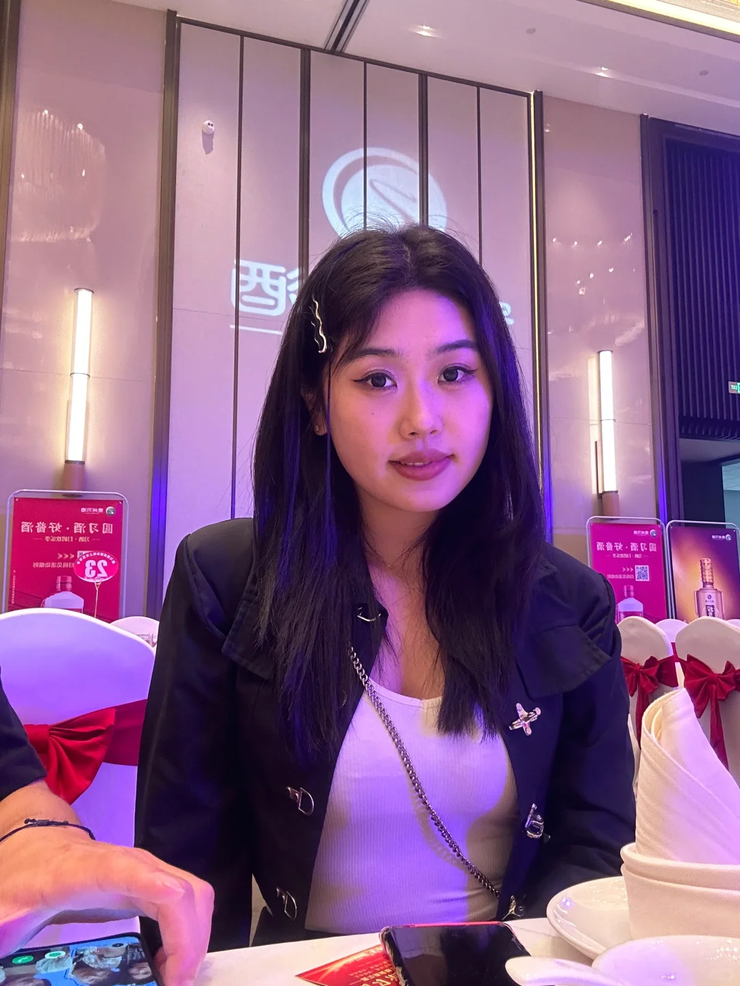 卖酒小妹每天的上班日常?