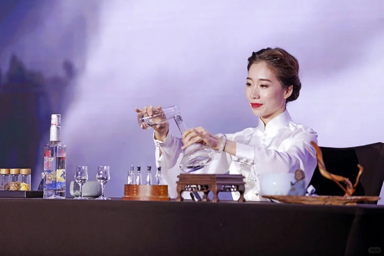 考个品酒师，开启你的吃香事业
