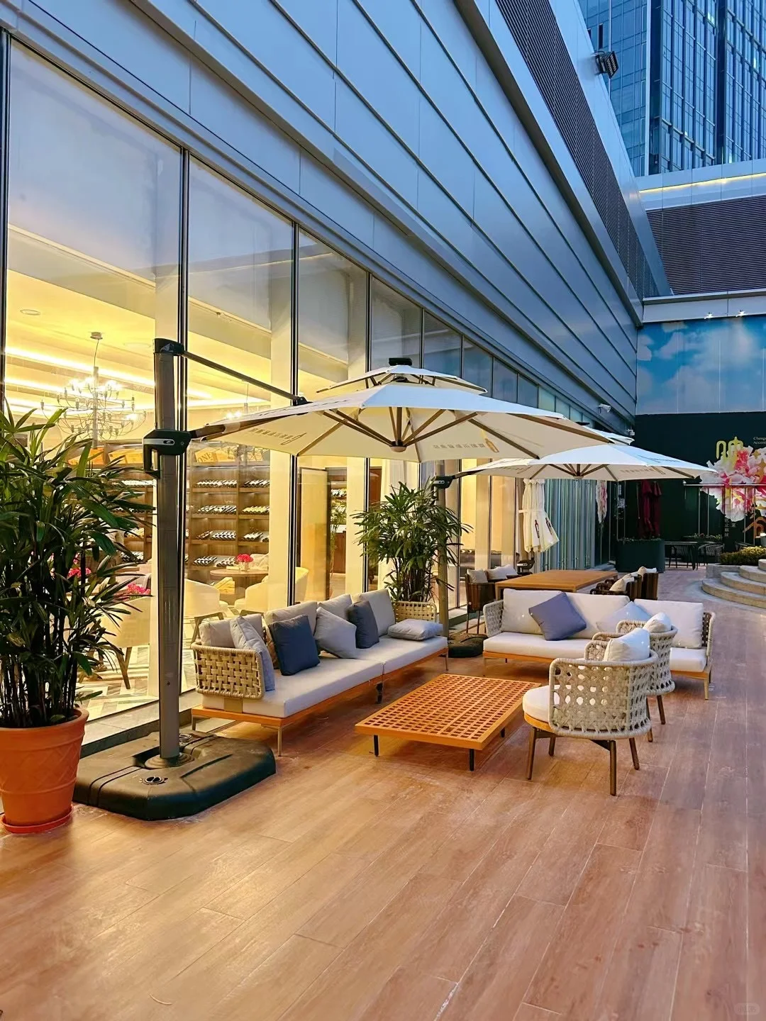 武汉招聘｜招聘店员｜葡萄酒酒窖招聘