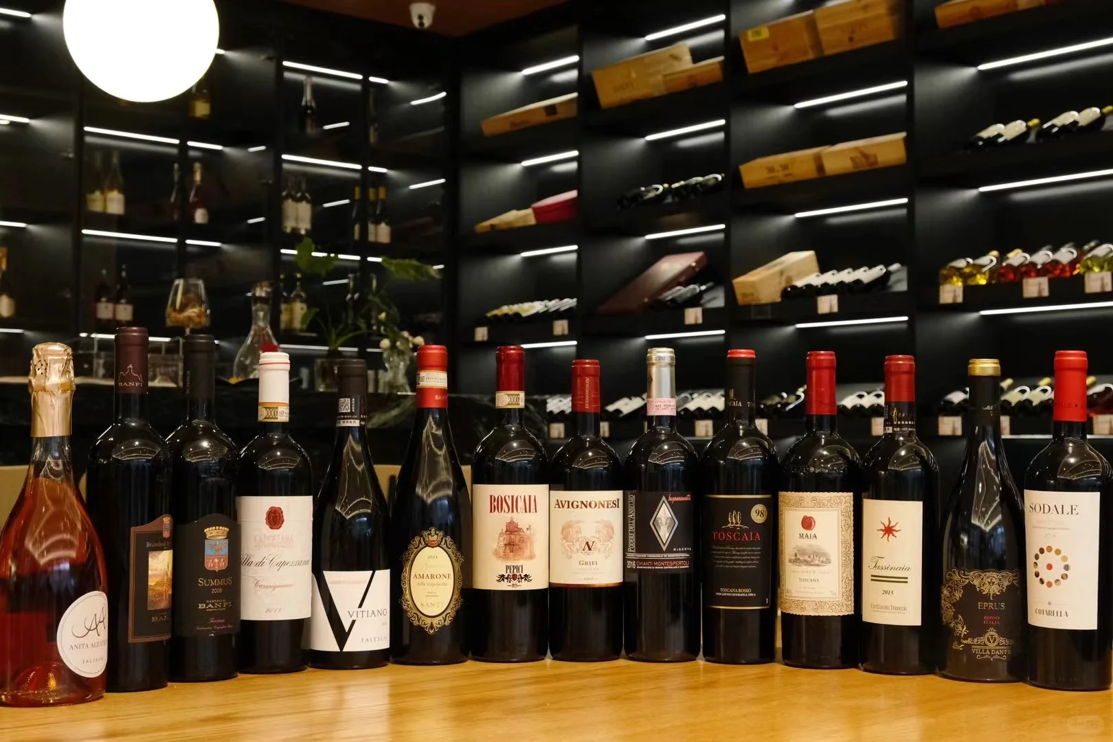 武汉招聘｜招聘店员｜葡萄酒酒窖招聘