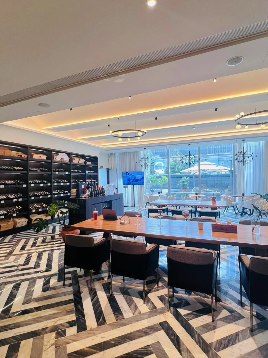 武汉招聘｜招聘店员｜葡萄酒酒窖招聘