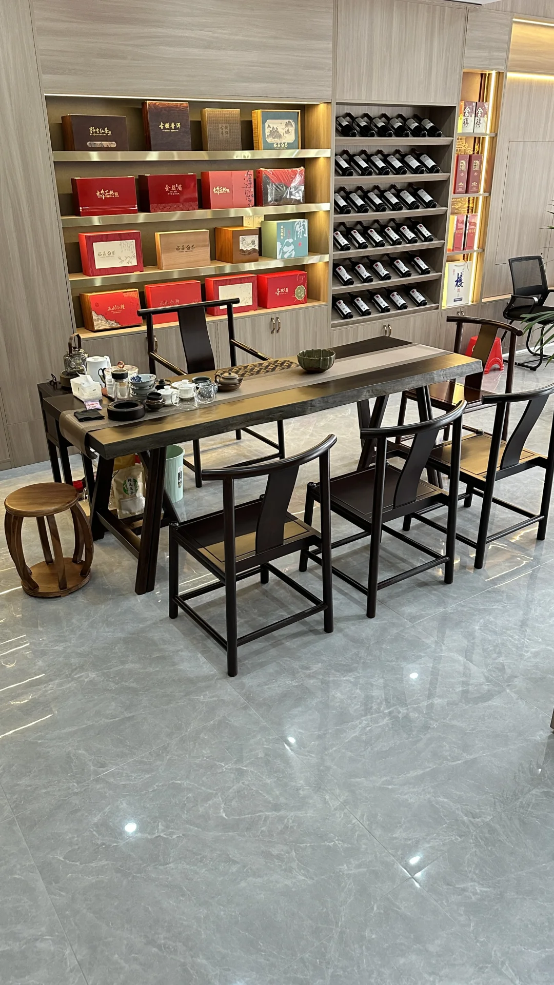 解锁烟酒茶店新格调，优木居展柜来助力✨