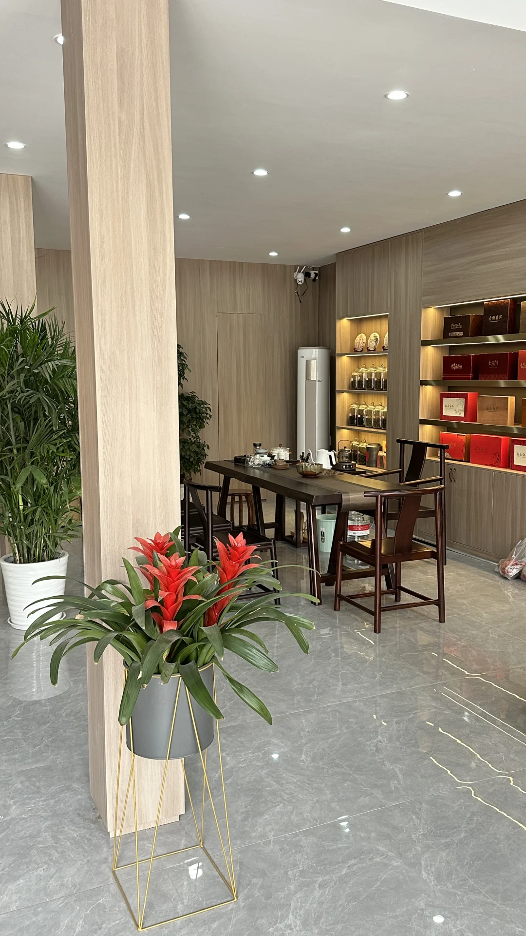 解锁烟酒茶店新格调，优木居展柜来助力✨