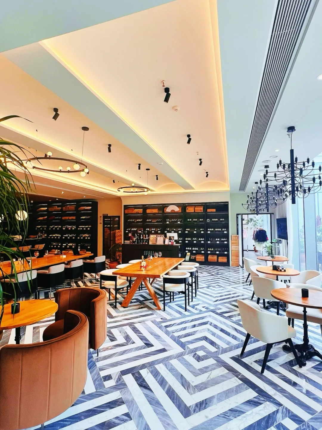 武汉招聘｜招聘店员｜葡萄酒酒窖招聘