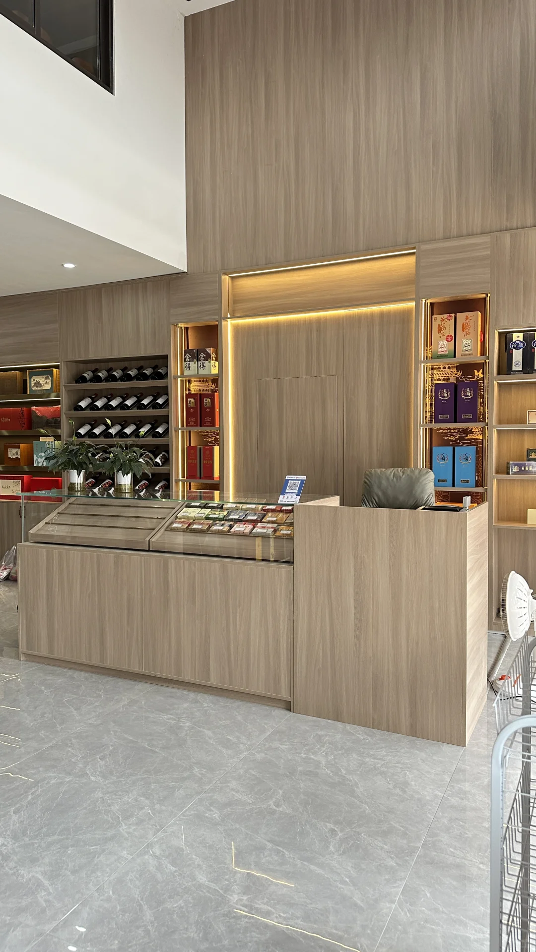 解锁烟酒茶店新格调，优木居展柜来助力✨