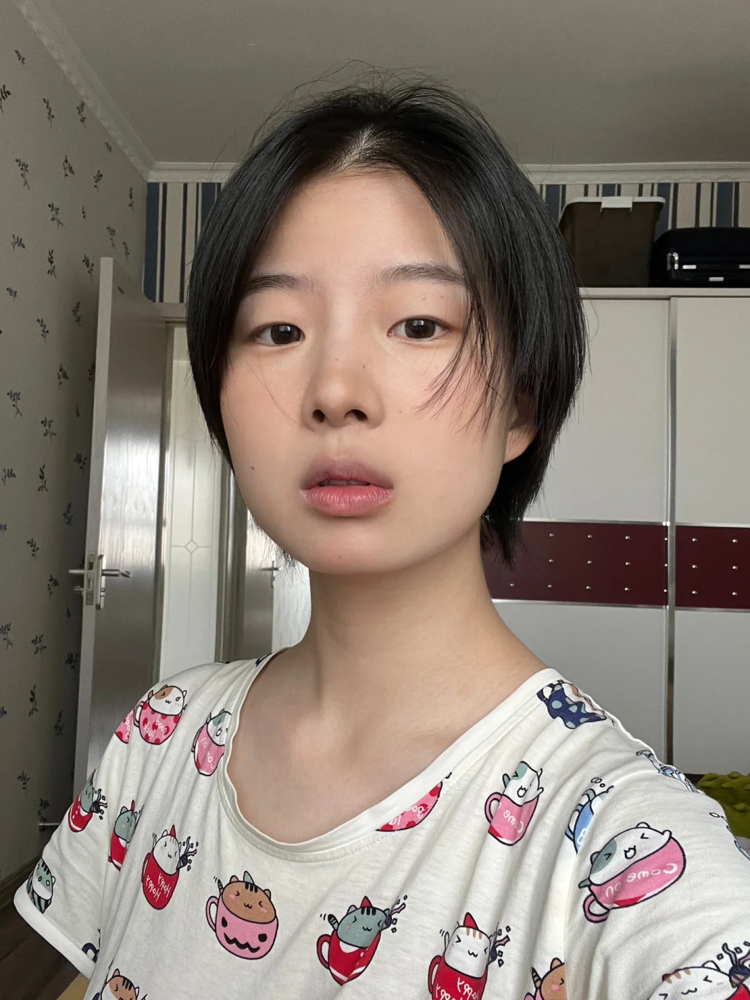 谁能看出我是个红酒销售…