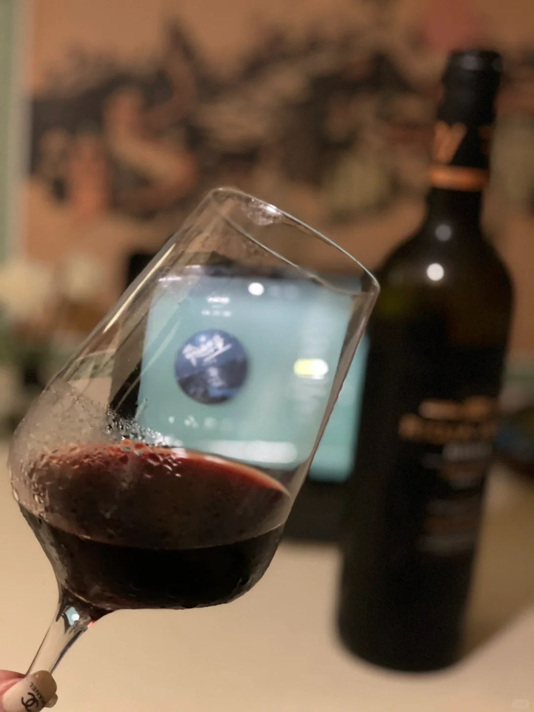 深夜一杯红酒微醺