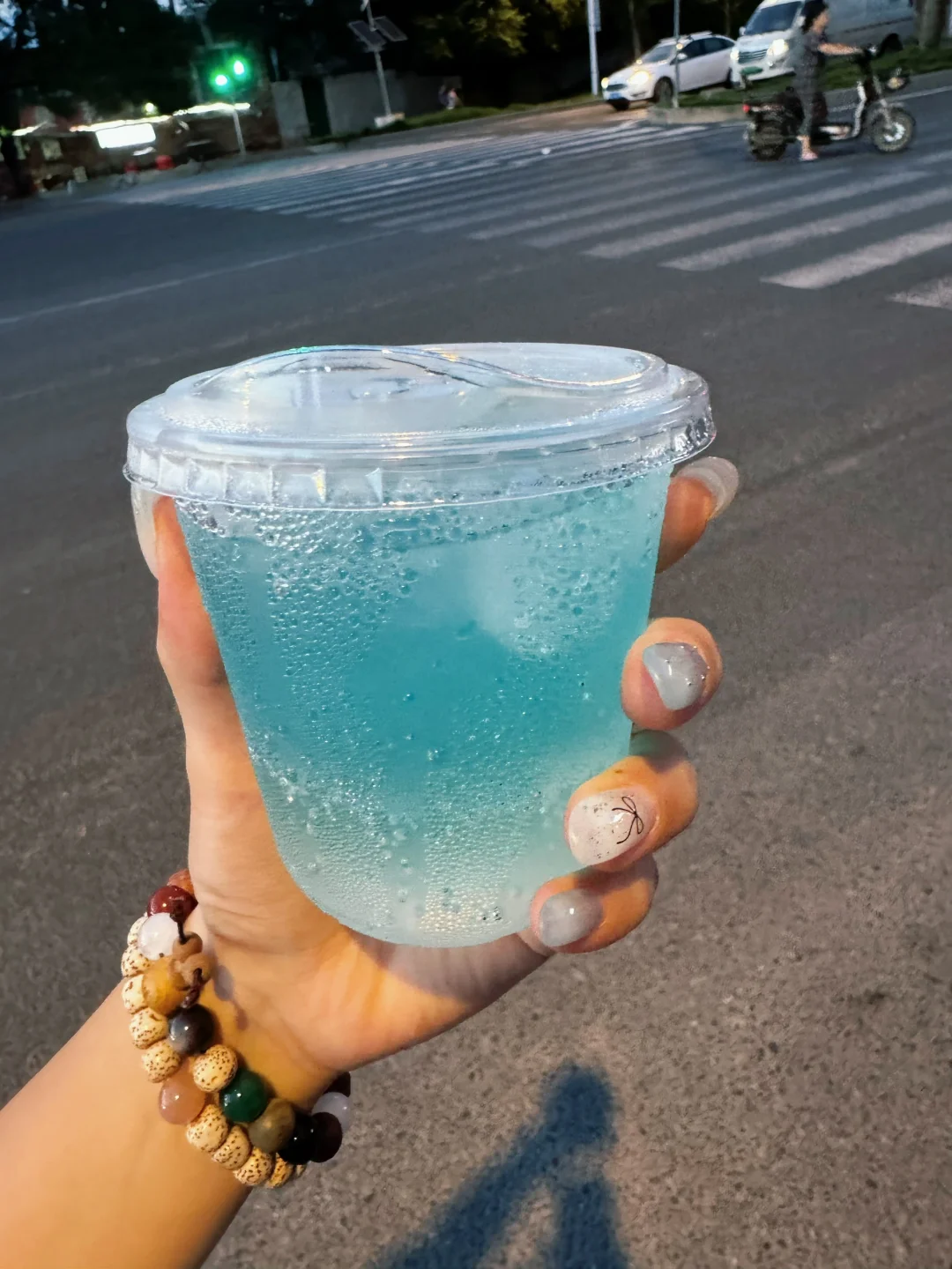 开摆副业卖鸡尾酒第一天