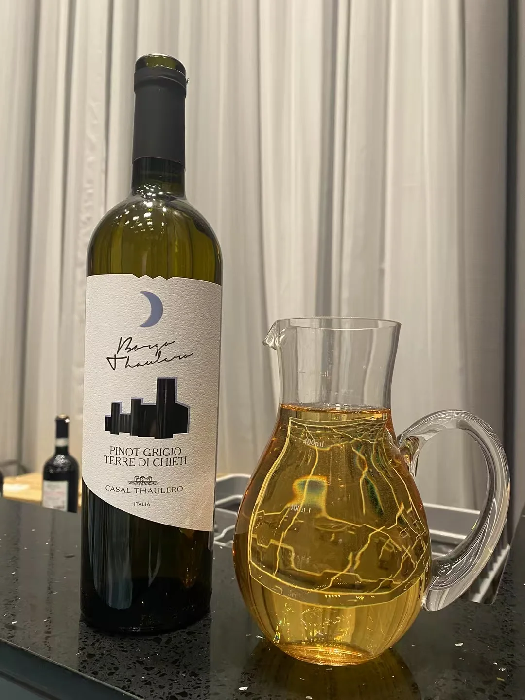 灰皮诺优质干白葡萄酒