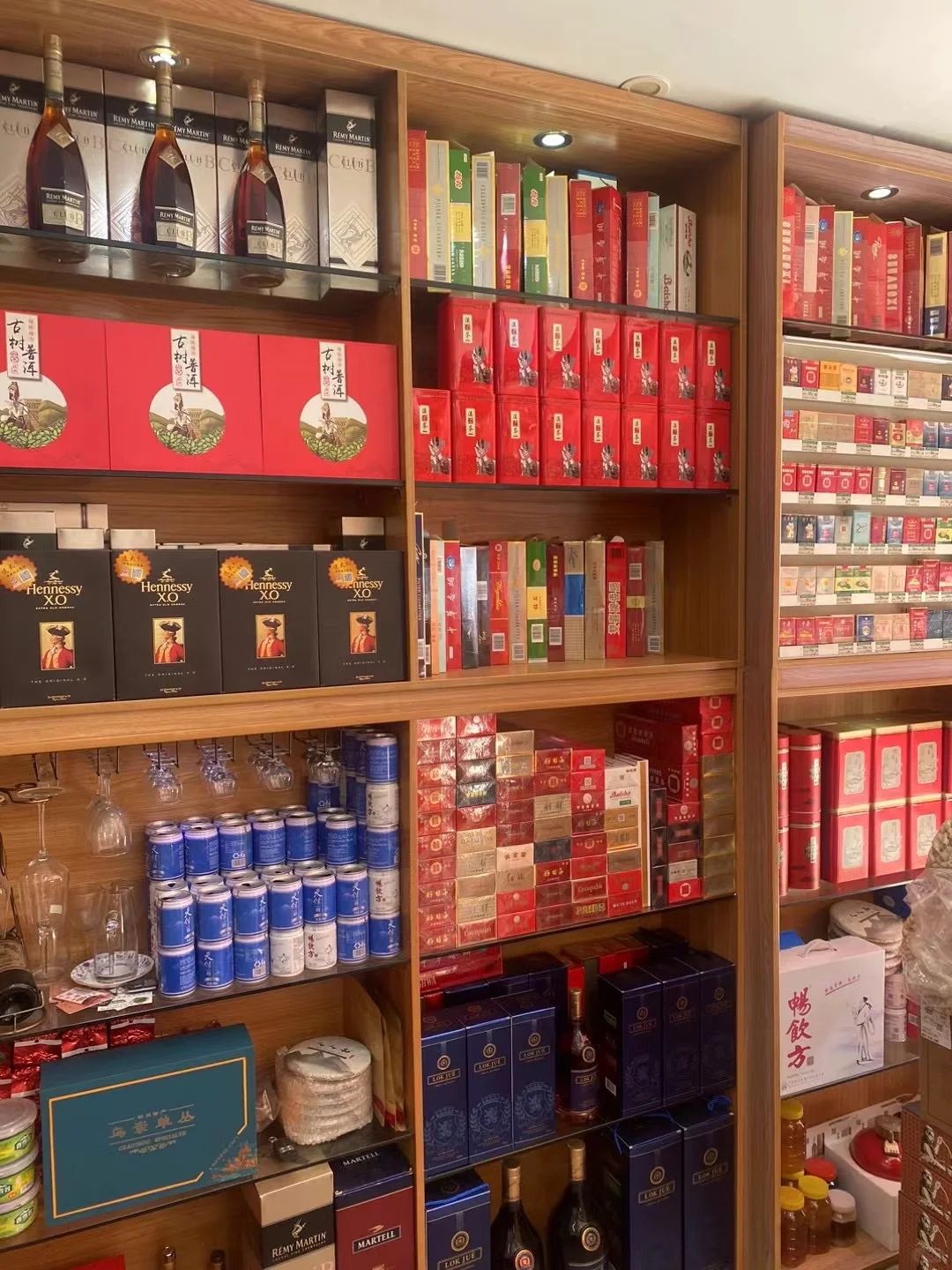 天呐，烟酒店到底是靠啥赚钱？