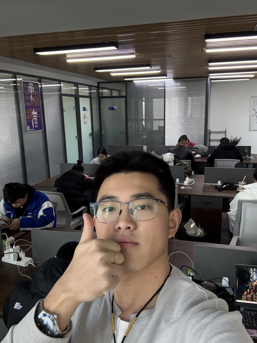 我的公司，只有10个人，一年利润数千萬