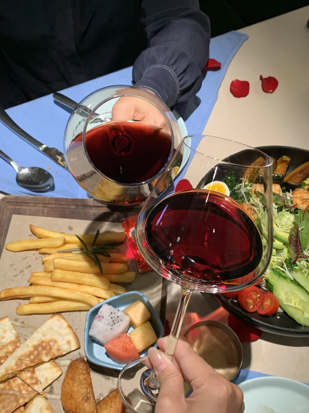 西餐之夜，与红酒作伴?