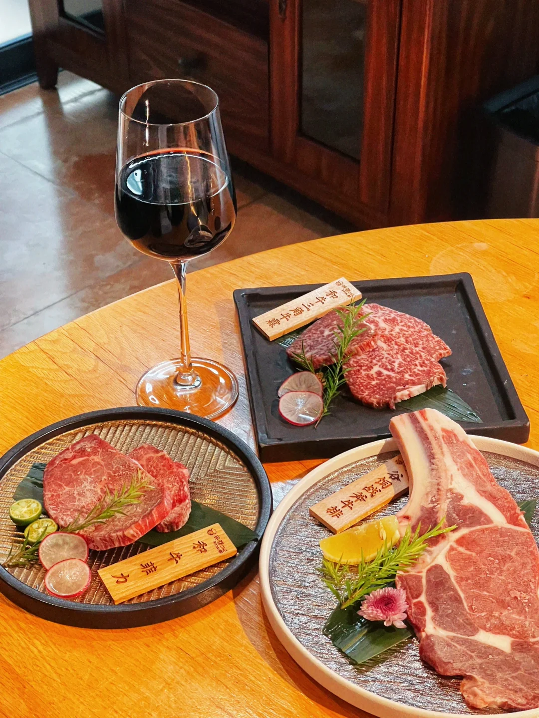 偶尔喝酒，经常偶尔?