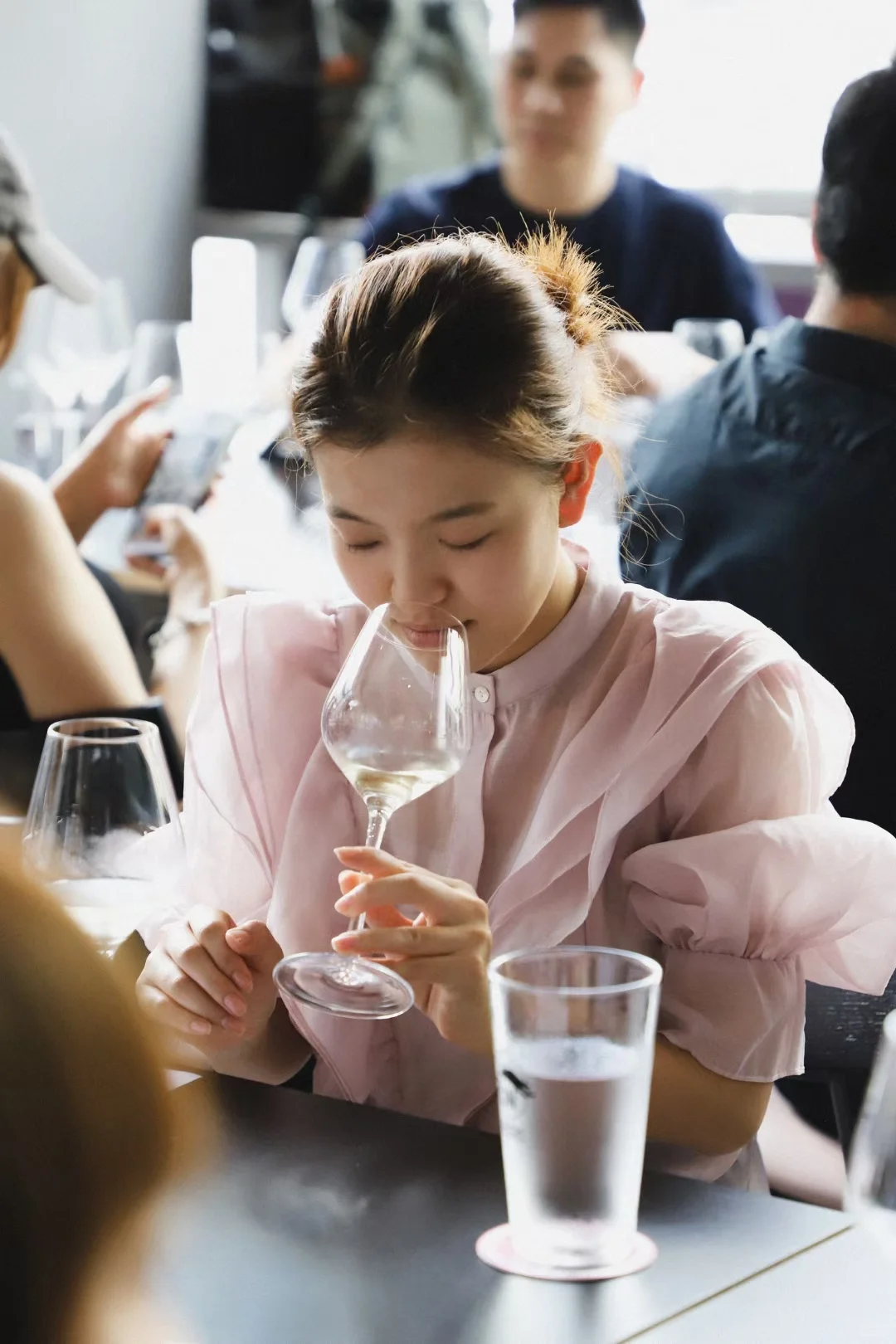 葡萄酒为什么要“醒”？睡着了喝不行吗？