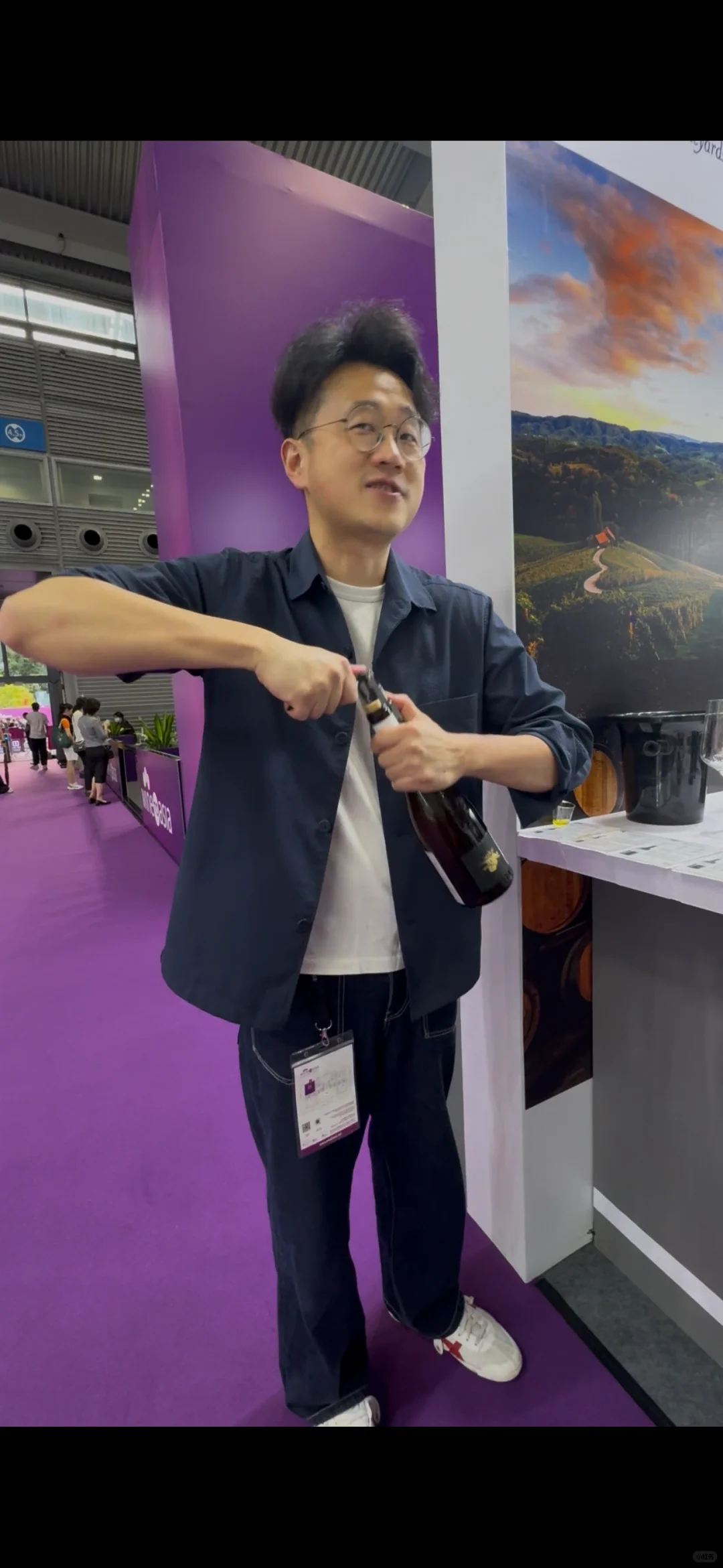 答应我，去深圳葡萄酒展，找到辣个男人