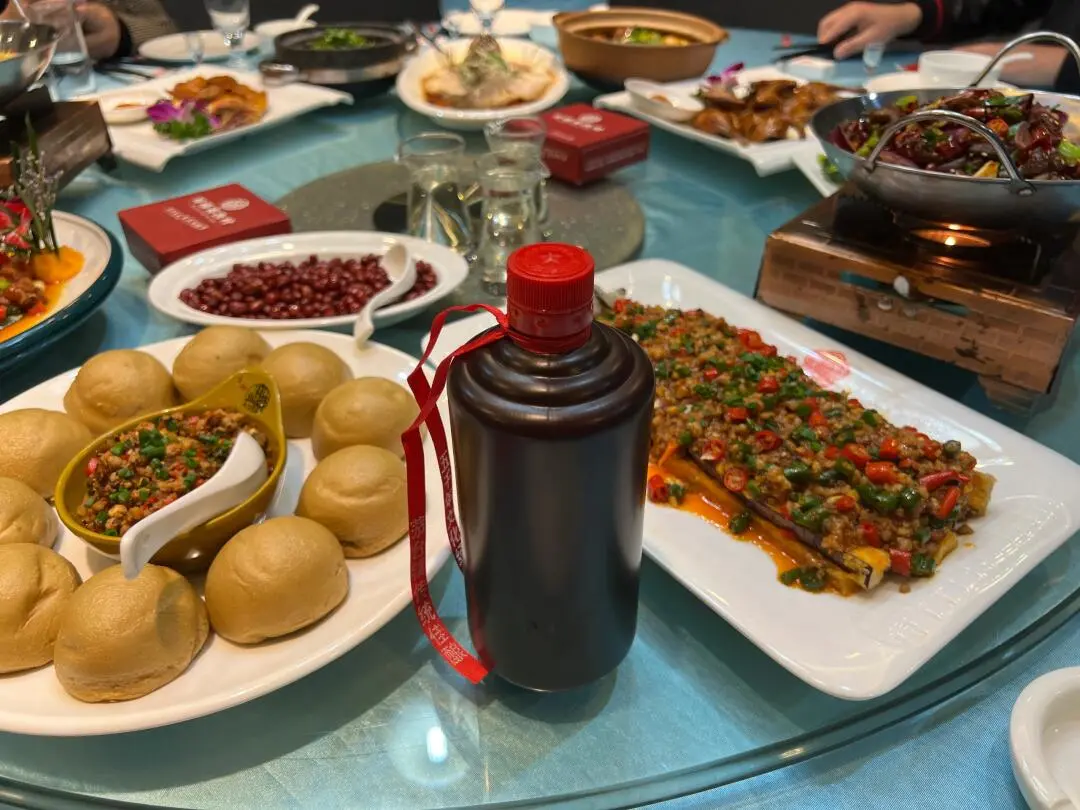 喝酒一定要喝酱香酒，我来告诉你原因