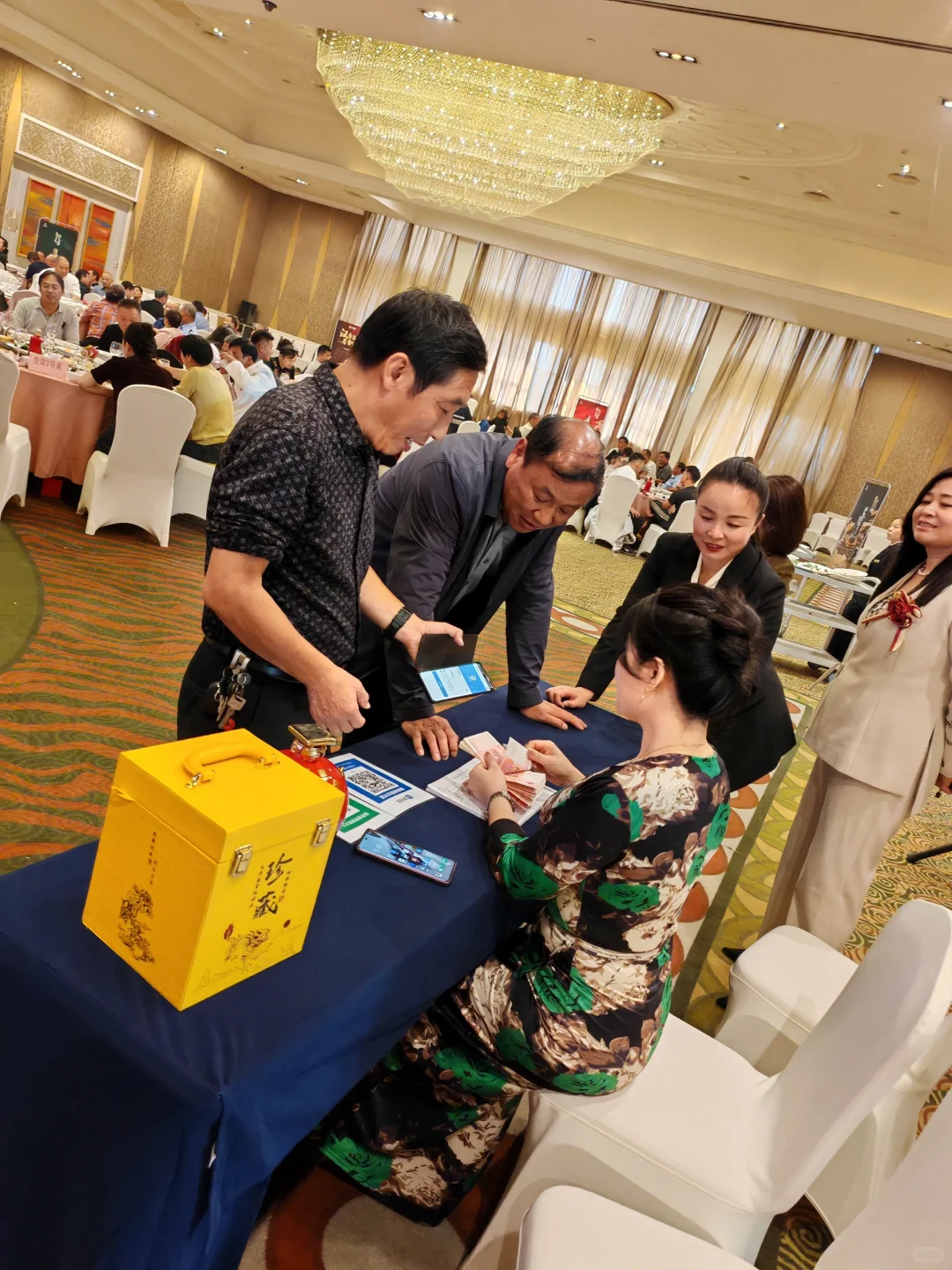 来贵州黄果树旅游遇到品酒会