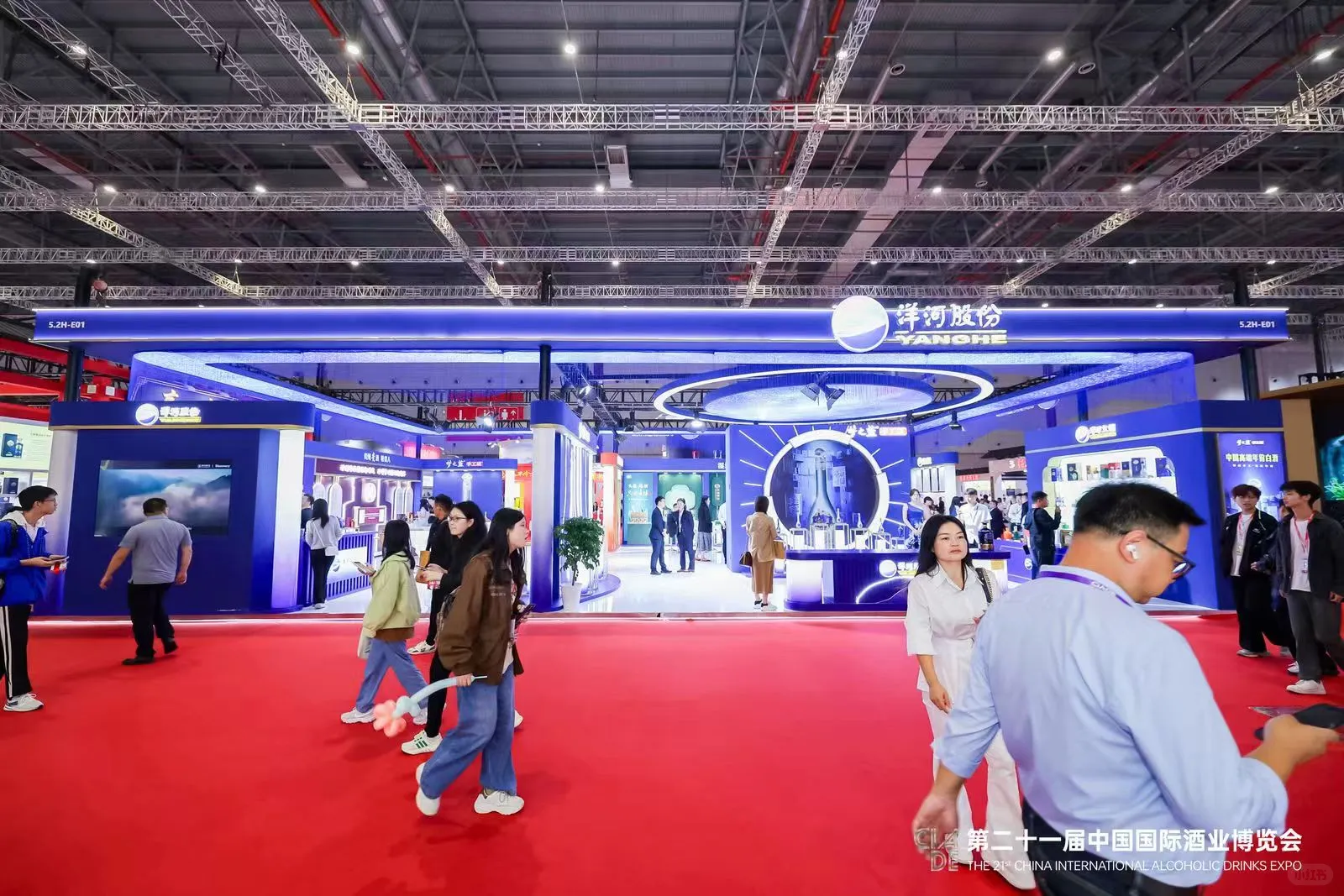 虹桥的酒业博览会开始啦 好漂亮?