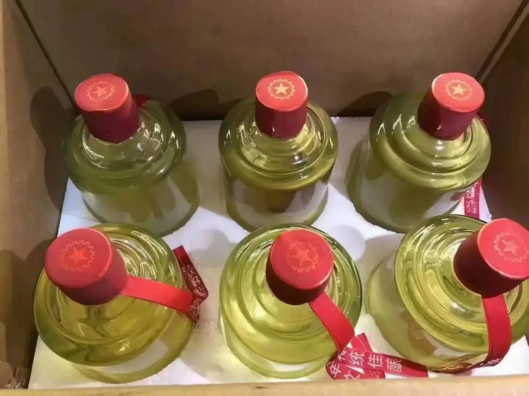 酱香型白酒、纯粮酿造、53度酱香型白酒