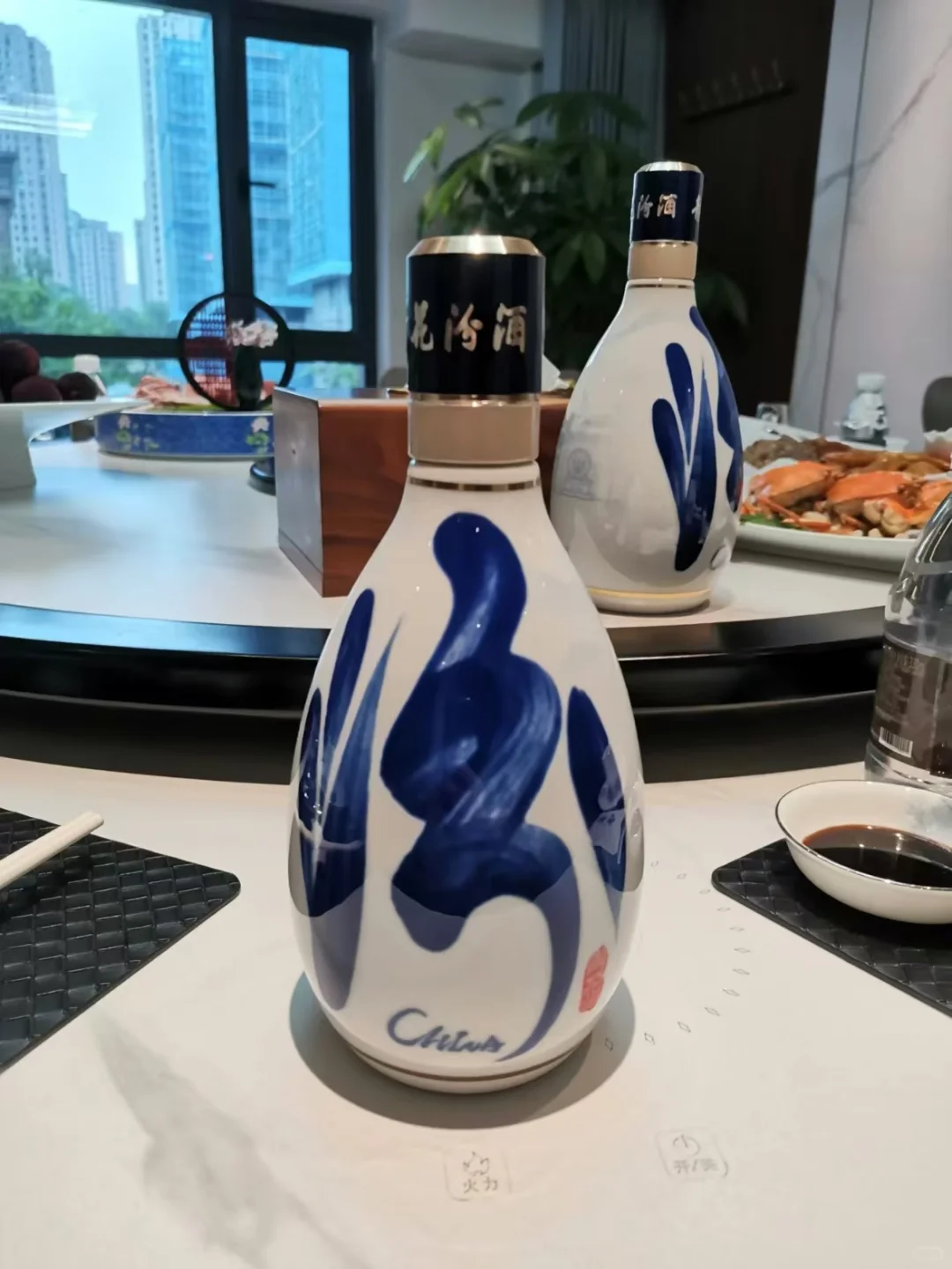 跟朋友聚会带这支白酒，直接赢麻了…