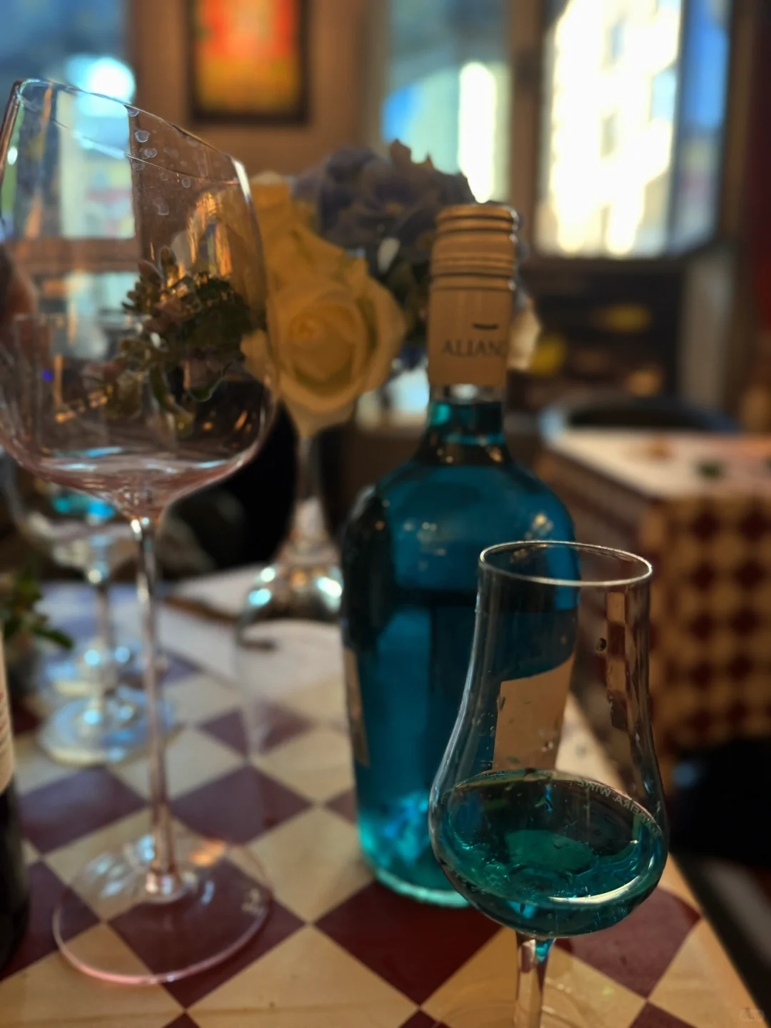 蓝色葡萄酒 颜值太好了