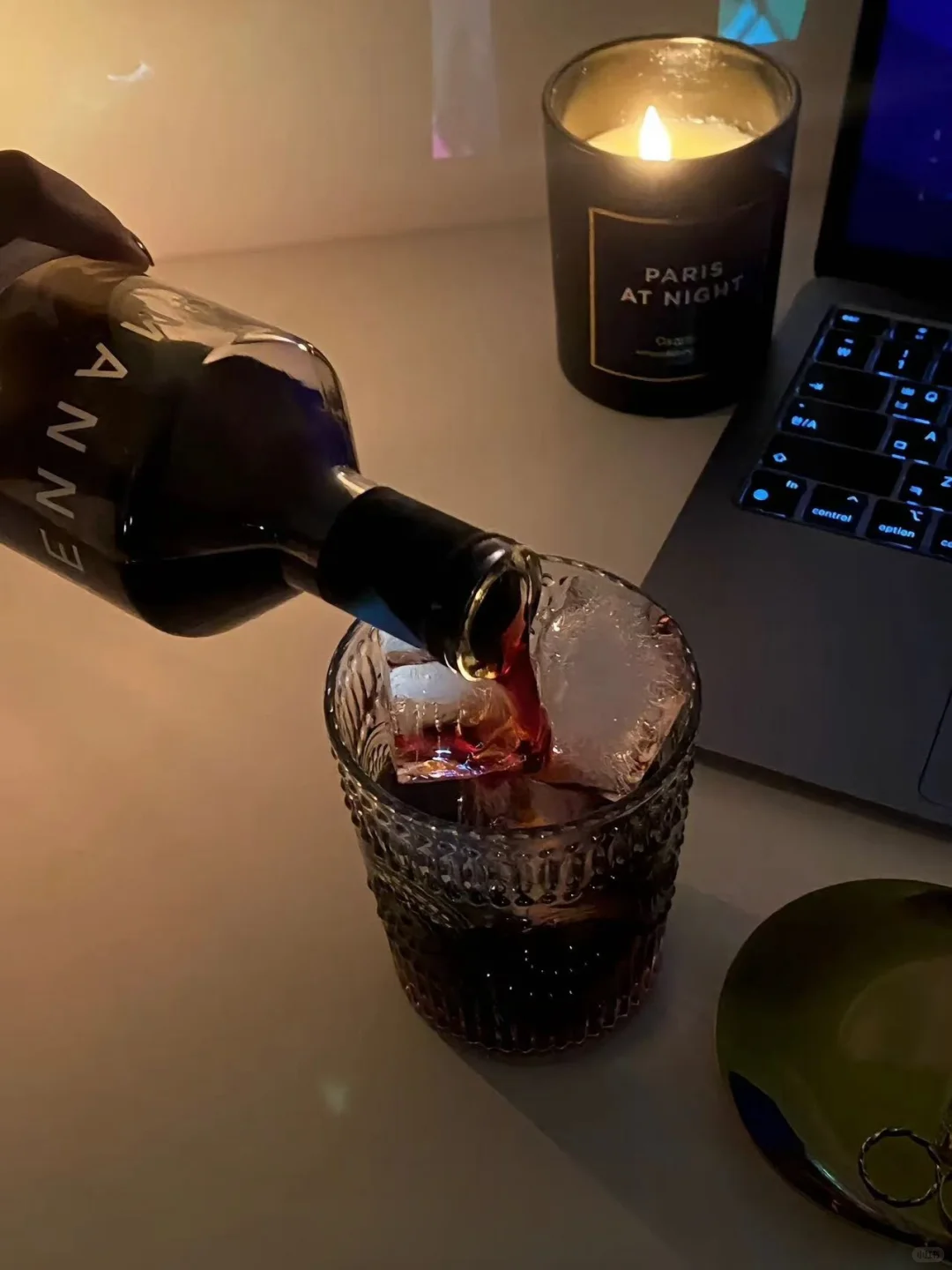 夜晚情绪反扑的时候 适合微醺