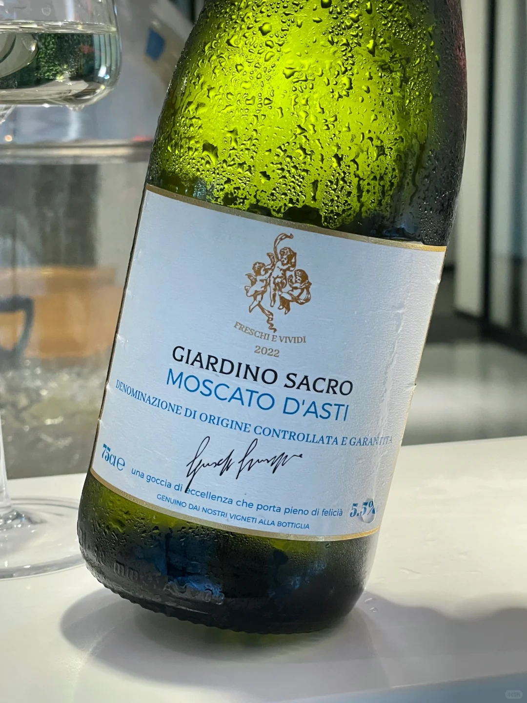 卧槽nb！！这简直是全世界最好喝的小甜酒！！！