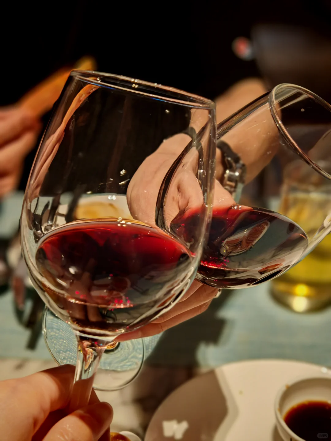 酒是幸福生活的催化剂，见证了许多美好瞬间