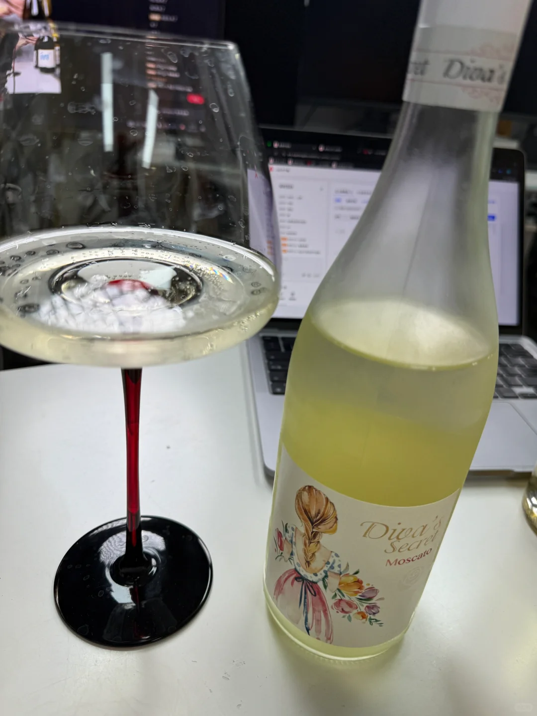 一口就沦陷的微甜莫斯卡托，好喝到飞上天！