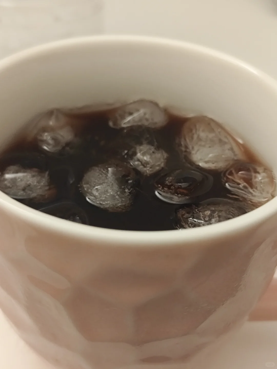 葡萄酒里加冰块