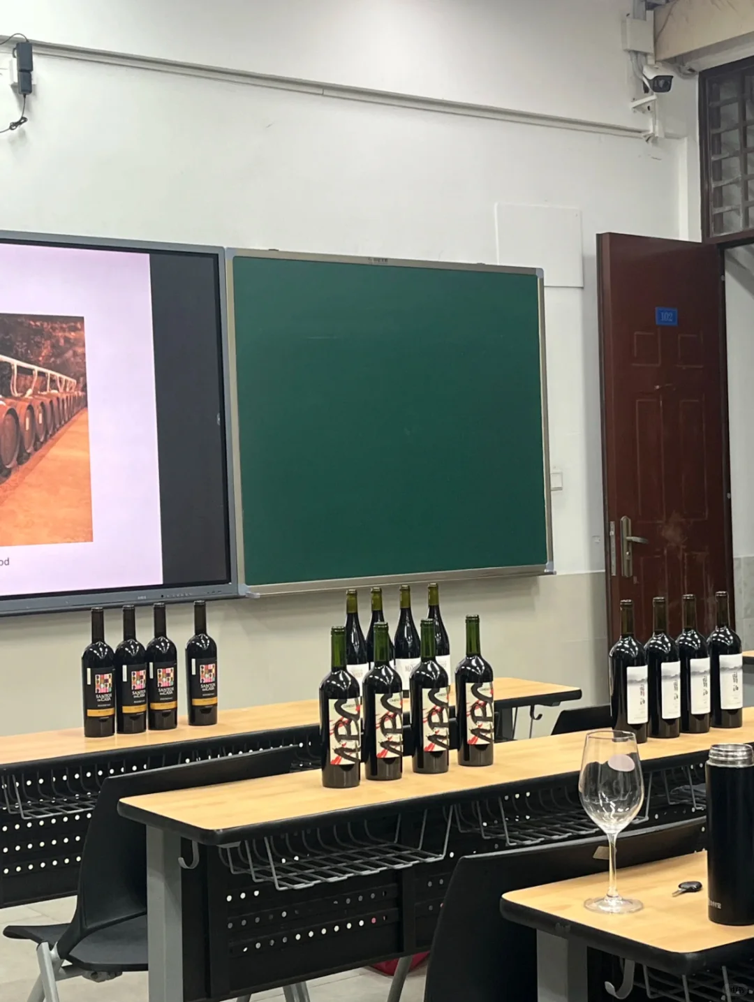 XMU微醺日常|神仙校选《葡萄酒文化与品鉴》?