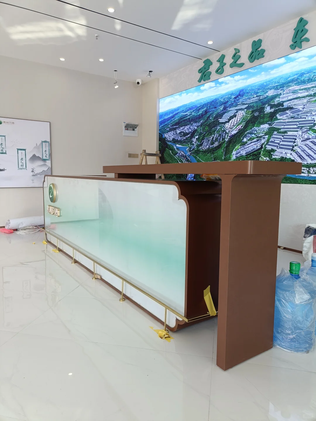 ? 颂福定制 | 习酒专属 “高级感展台”