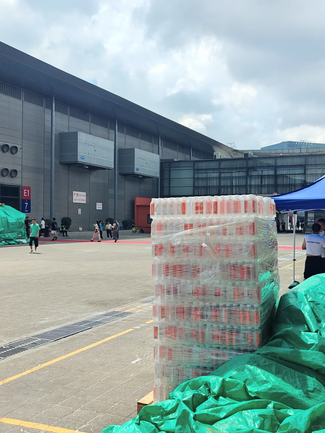 第118届百货会的“行走广告牌”?