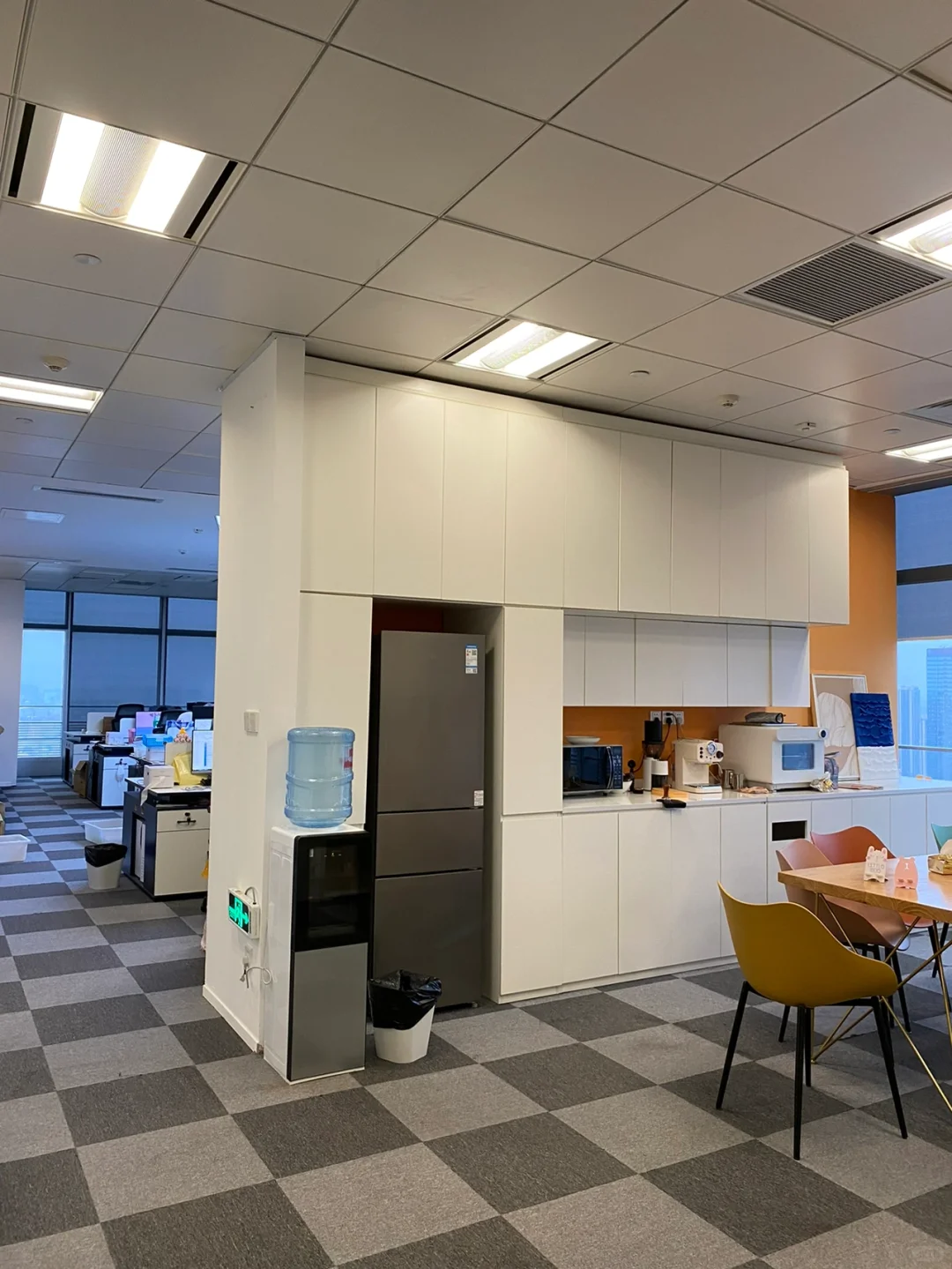 跨境电商公司上班的快乐｜周一日常