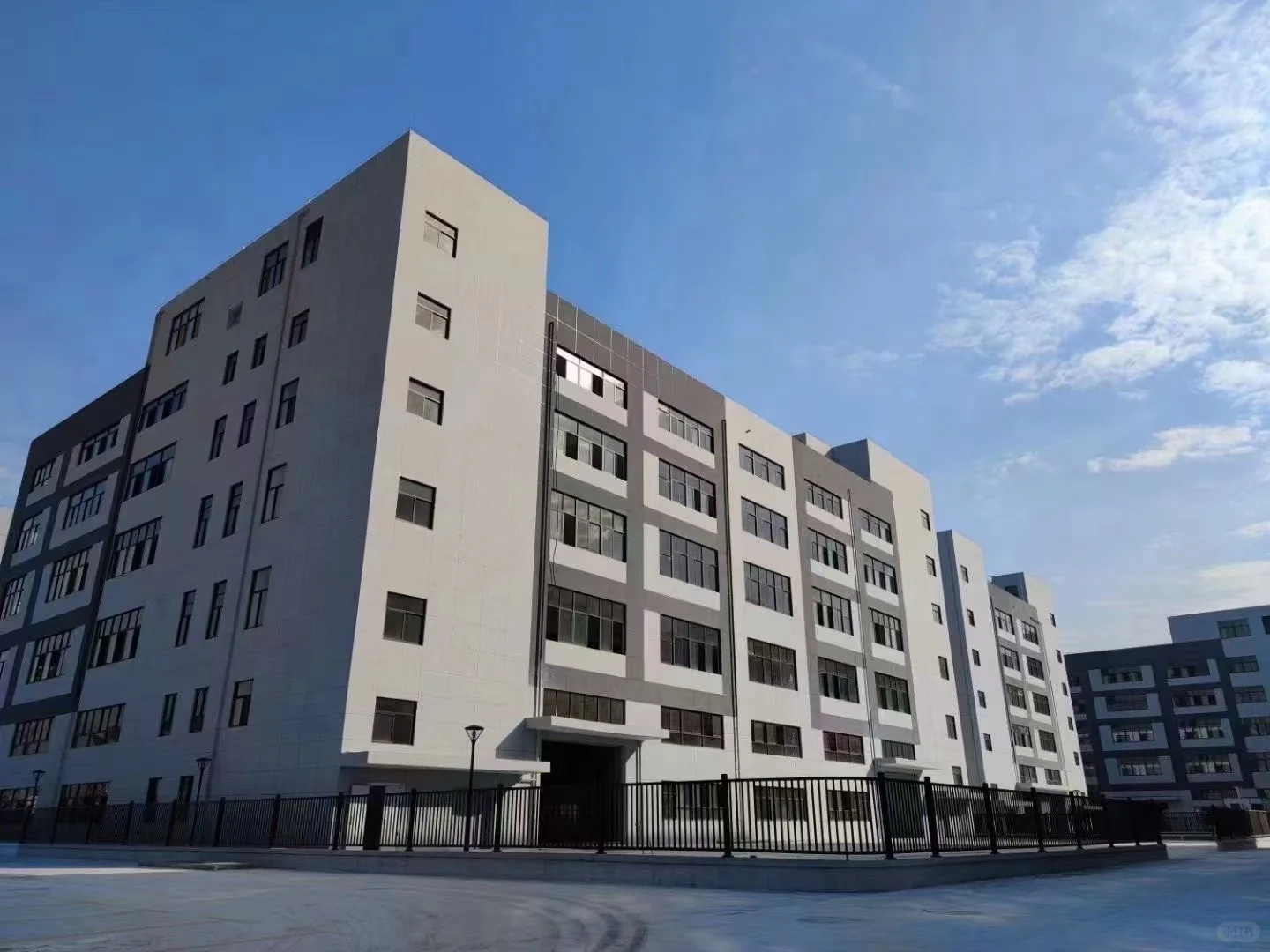 小城镇，大点缀?